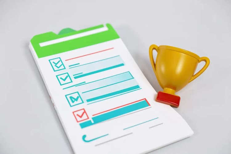 Checklist com itens marcados e um ícone de troféu ao lado.